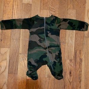 Newborn camo zip-up pj's sleeper
